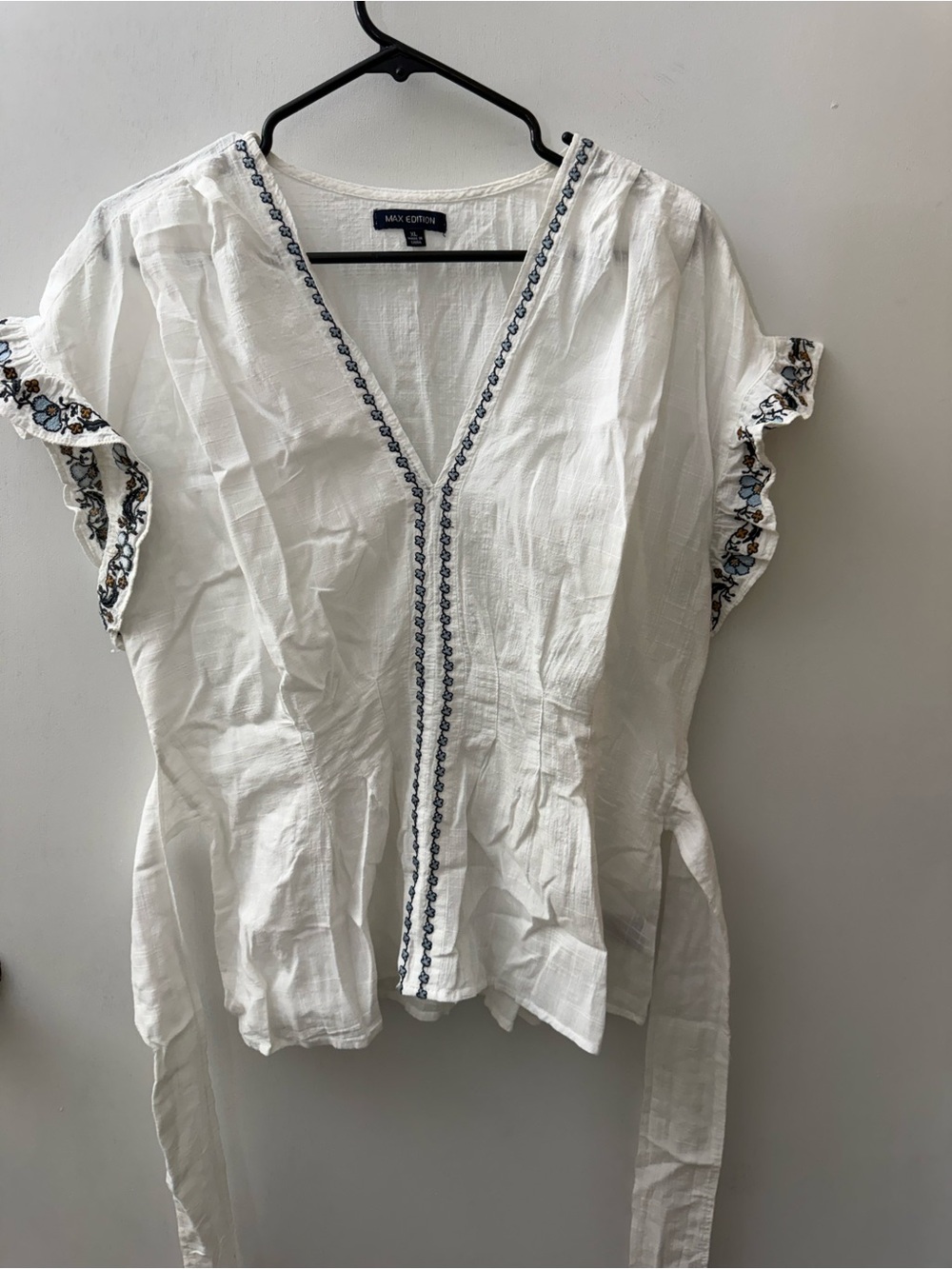 Max Edition Gathered Waist Ties at Back Embroidered V-Neck Flutter Sleeve E-29